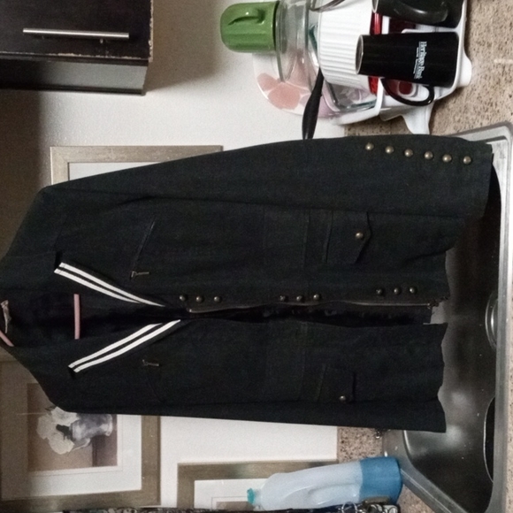Jacket - Picture 2 of 5